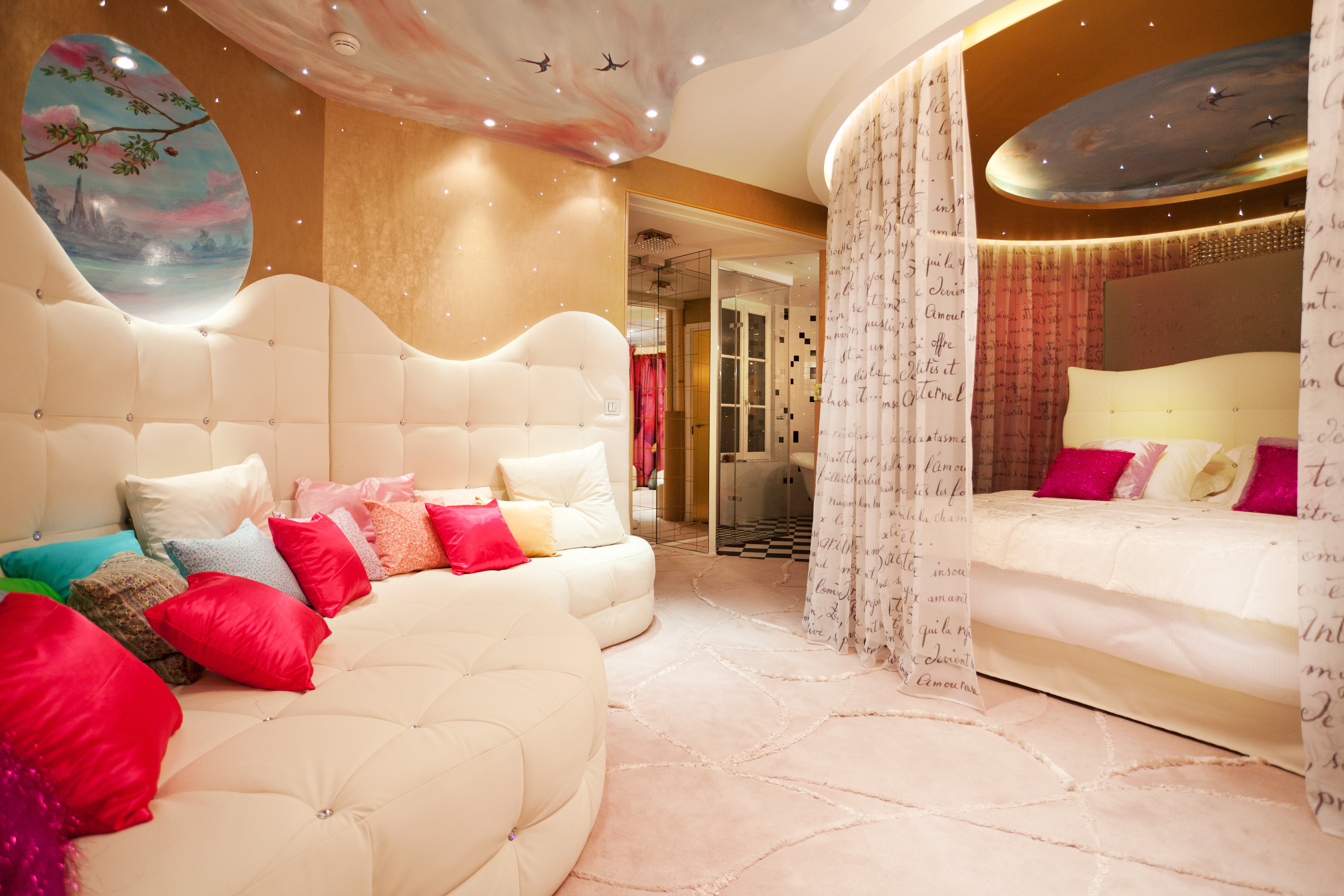 Photo courtesy of Hotel Seven